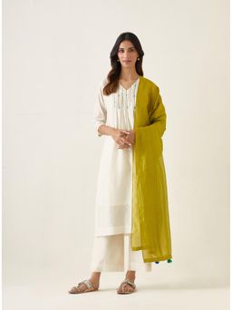 Vinusto - White Pin Tuck Kurta Pant and Lime Green Dupatta with Slip (Set of 4)