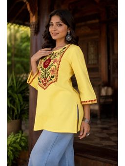 VAIRAGEE - Women'S Yellow Floral Embroidered Straight Short Kurti