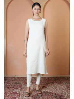Cotton Culture - Off White Textured Pure Cotton Sleeveless Straight Kurta