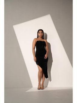 Myclo - Women Black Velvet Solid Knee Length Dress