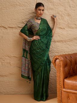 Akhilam - Women's Crepe Green Printed Designer Saree with Unstitched Blouse