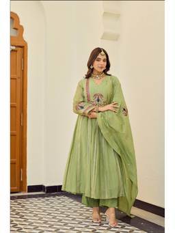 Tankori - Green Embroidered Chanderi Silk Kurta with Pant and Dupatta