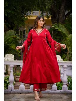 Tankori - Red Floral Chanderi Silk Kurta with Pant and Dupatta