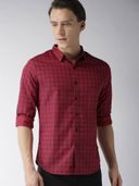 Red color option, Sold out, Currently selected