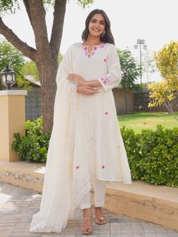 ONEWE INDIA - Off White Petal Handwork Chanderi A-Line Kurta With Pant & Dupatta