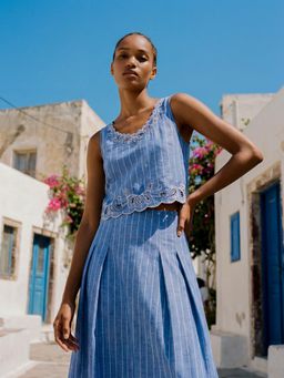 DaKauz - Embroidered Hem Top