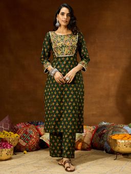 Janasya - Womens Green Pure Cotton Floral Printed Straight Kurta & Pant