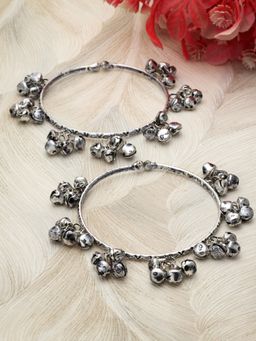 Moedbuille - Ghungroo Studded Antique Design Silver Plated Bangle Bracelets (Pack of 2)