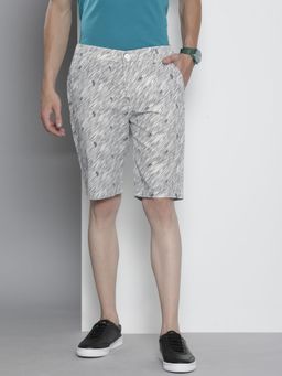 The Indian Garage Co - Men White Slim Fit Printed Mid-Rise Shorts