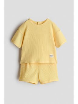 H&M - Boys Yellow 2-Piece Waffled Cotton Set