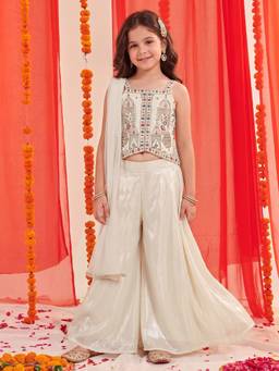 FASHION DREAM - Off White Silk Blend Embroidered Kurta And Palazzo With Dupatta