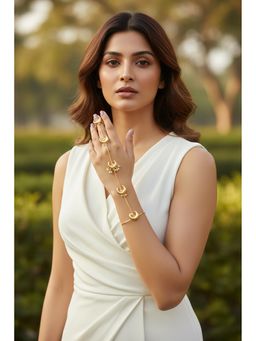 Mitali Jain - Chaand Hand Harness