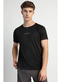 Reebok - Men Solid T-shirt - Black