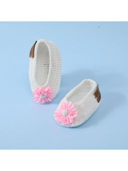 FUNKRAFTS - Handmade Crochet Baby Infant Girl Booties - White & Pink (0-6 Months)