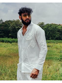 RE-FYND - Majestic Bloom Men's White Shirt