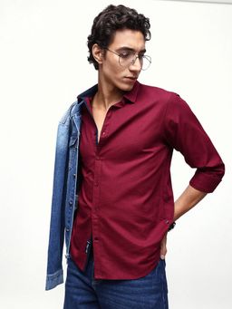 Dennis Lingo - Men's Maroon Striped Spread Collar Casual Shirt