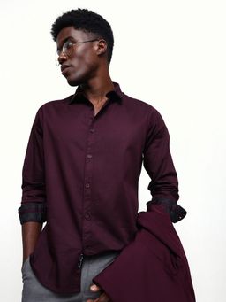 Dennis Lingo - Men's Wine Solid Spread Collar Casual Shirt