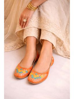 SCENTRA - Women's Comfort Juttis - Orange