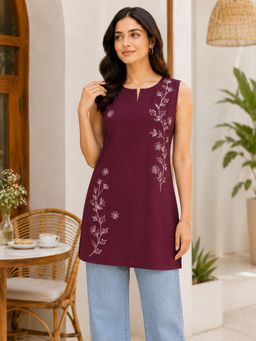 QAZMI - Wine Women Embroidered Sleeveless Embroidered Kurti