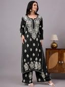 Black color option, Sold out, Currently selected