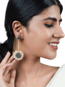 Teejh - Atiksha Grey Pearl And Stone Earring