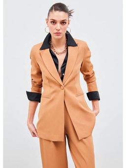 GAIIA - Beige Notched Lapel Collar Solid Blazer