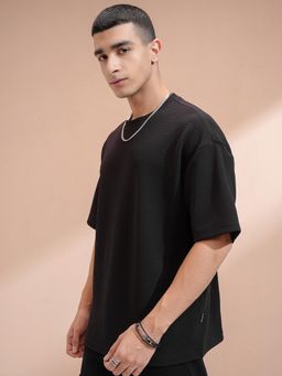 HIGHLANDER - Men Crew Neck Knitted Textured Drop shoulder Fit T-shirt-Black
