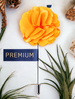 PELUCHE - Ornamental Treat Yellow Brooch Lapel Pin For Men