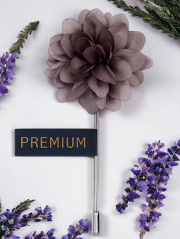 PELUCHE - Elron Petals Grey Brooch Lapel Pin For Men