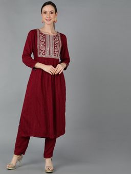 Vaamsi - Women Maroon Silk Blend Solid/Plain Straight Kurta and Pant (Set of 2)