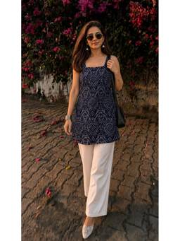 MANOJAVA - Blue Printed Regular Kurta with Pant