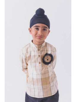 TIBER TABER - Boys Little Lion Checks Kurta with Detachable Brooch- Beige (Set of 2)