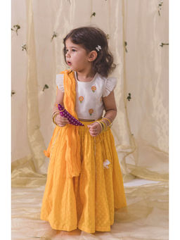 TIBER TABER - Girls Gul Lehenga with Blouse, Dupatta and Suspenders- Yellow (Set of 4)