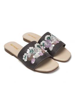 RETTROSE - Gulrukh Embellished Flat Sandals