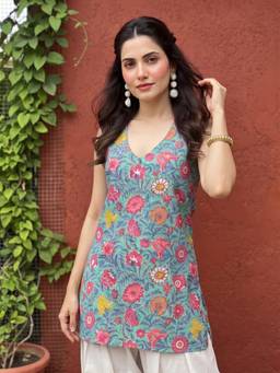 Vaamsi - Ahika Womens Blue Halter Neck Sleeveless Kurti.