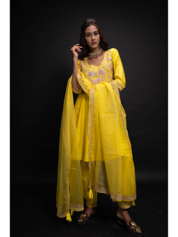 Aavya Store - Yellow Kurta with Salwar and Dupatta (Set of 3)