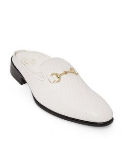 NR by Nidhi Rathi - White Textured Pattern Slip On Mules for Men