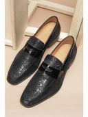 Black color option, Sold out, Currently selected