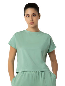 Amante - Essential Crop Tee