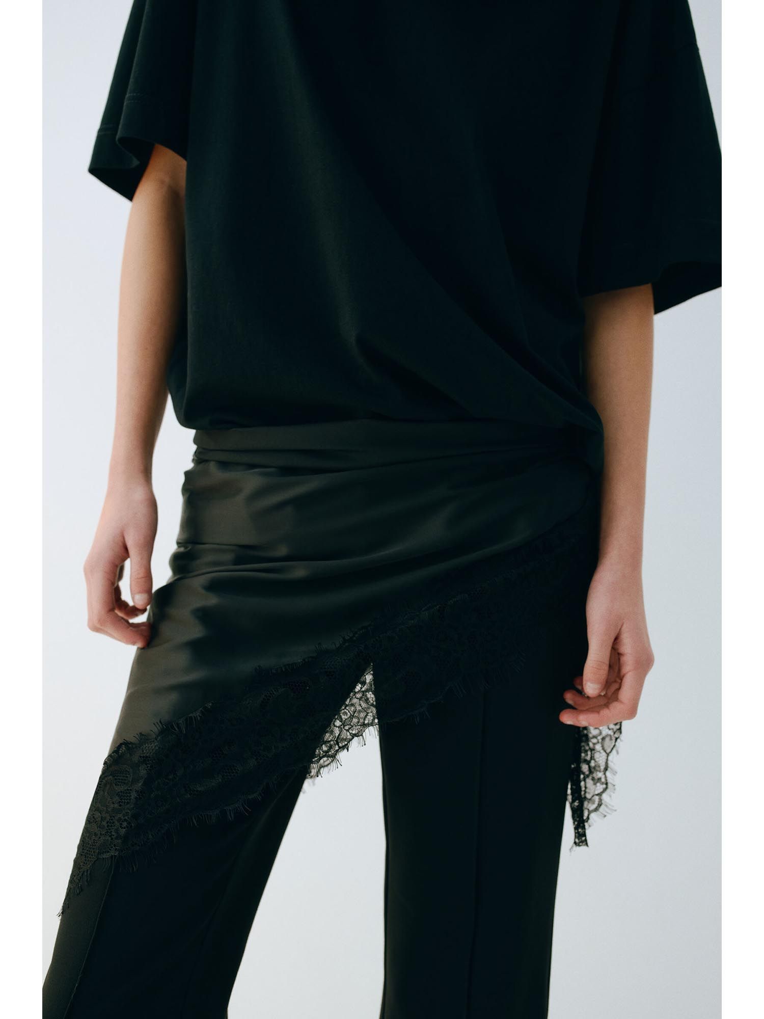 h&m Women Black Lace-Trimmed Triangle Scarf-picture-21