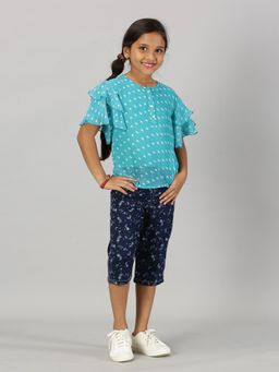 KiddoPanti - Girls Frill Layered Sleeve Top And Denim Capri Jeggings