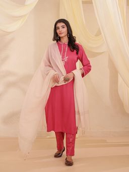 Suti - Women Pink Kurta with Pant and Dupatta
