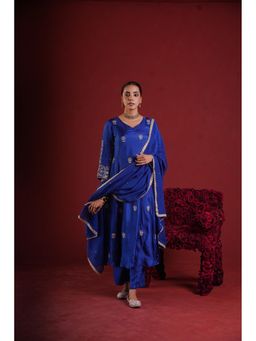 ONEWE INDIA - Blue Silk Aari and Sequence Work Embroidery Kurta with Pant and Dupatta