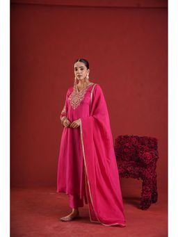 ONEWE INDIA - Pink Embroidered Silk Zari Kurta with Pant and Dupatta