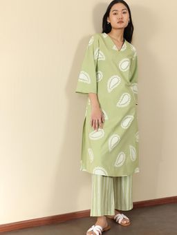 Pink Fort - Green Cotton Paisley Straight Kurta with Pant