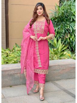 VredeVogel - Women Pink Kurta with Pant and Dupatta