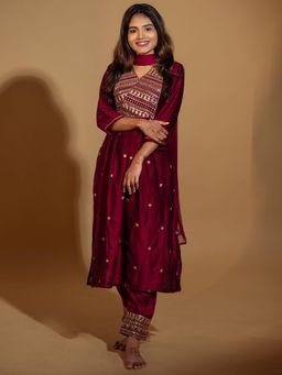 VredeVogel - Maroon Women Kurta with Pant and Dupatta