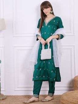 VredeVogel - Green Women Kurta with Pant and Dupatta