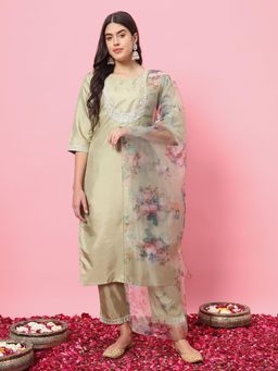 VredeVogel - Women Green Silk Blend Embroidered Kurta with Pant and Dupatta
