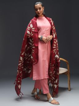 VredeVogel - Women Pink Silk Blend Kurta with Pant and Dupatta